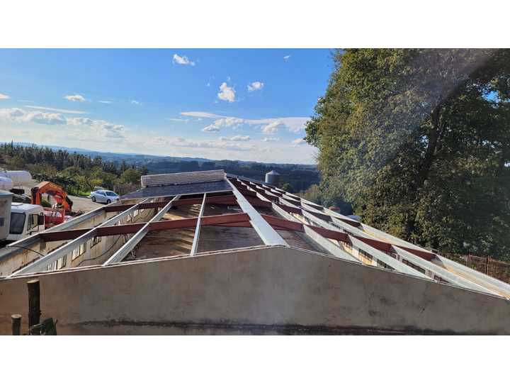 Retirada de amianto y cubierta nueva en nave (Castroverde)